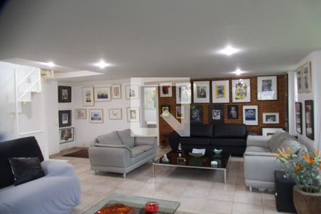 Apartamento à venda com 298m², 4 quartos e 2 vagas Apartamento à venda com 298m², 4 quartos e 2 vagasSala 2