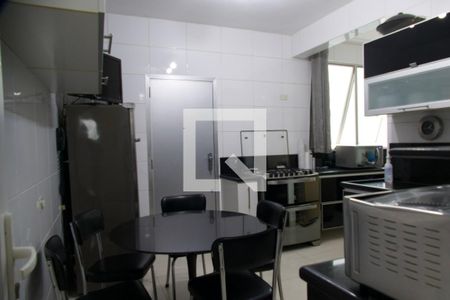 Apartamento à venda com 298m², 4 quartos e 2 vagas Apartamento à venda com 298m², 4 quartos e 2 vagasCozinha