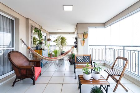 Apartamento à venda com 213m², 2 quartos e 3 vagasVaranda Gourmet