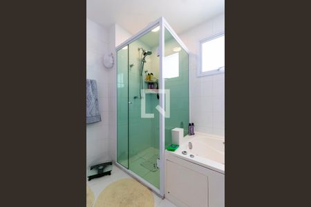 Apartamento à venda com 213m², 2 quartos e 3 vagasBanheiro 2 da Suíte 2