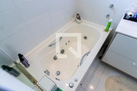 Apartamento à venda com 213m², 2 quartos e 3 vagasBanheiro 2 da Suíte 2