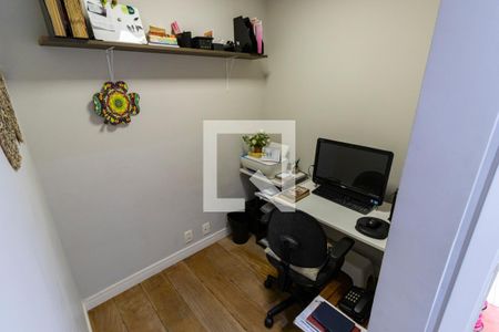 Apartamento à venda com 213m², 2 quartos e 3 vagasCorredor - Escritório