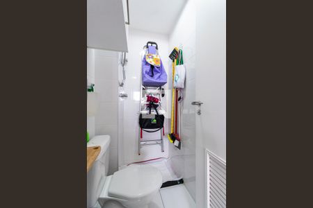 Apartamento à venda com 213m², 2 quartos e 3 vagasBanheiro de Serviço