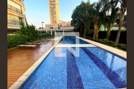 Apartamento à venda com 213m², 2 quartos e 3 vagas Apartamento à venda com 213m², 2 quartos e 3 vagasÁrea comum - Piscina