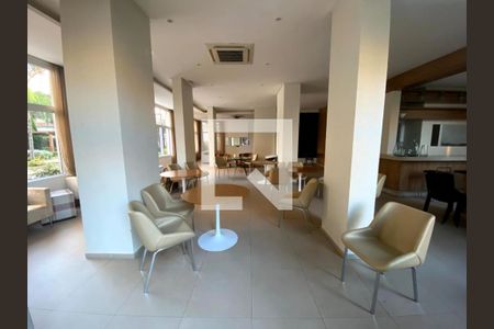 Apartamento à venda com 213m², 2 quartos e 3 vagas Apartamento à venda com 213m², 2 quartos e 3 vagasÁrea comum - Salão de festas