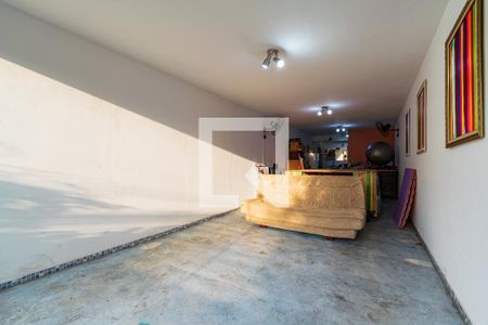 Casa à venda com 180m², 3 quartos e 3 vagas Casa à venda com 180m², 3 quartos e 3 vagasGaragem