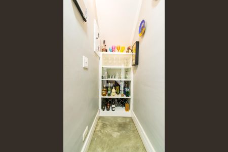 Casa à venda com 180m², 3 quartos e 3 vagas Casa à venda com 180m², 3 quartos e 3 vagasAdega