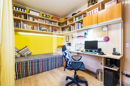 Casa à venda com 180m², 3 quartos e 3 vagas Casa à venda com 180m², 3 quartos e 3 vagasQuarto 2