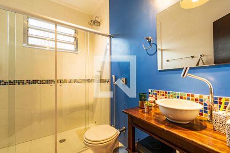 Casa à venda com 180m², 3 quartos e 3 vagas Casa à venda com 180m², 3 quartos e 3 vagasBanheiro Social