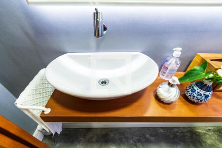 Casa à venda com 180m², 3 quartos e 3 vagas Casa à venda com 180m², 3 quartos e 3 vagasLavabo