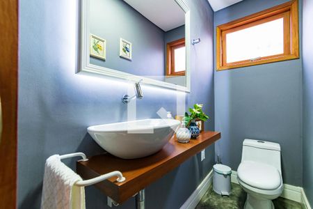 Casa à venda com 180m², 3 quartos e 3 vagas Casa à venda com 180m², 3 quartos e 3 vagasLavabo