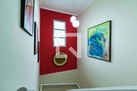 Casa à venda com 180m², 3 quartos e 3 vagas Casa à venda com 180m², 3 quartos e 3 vagasEscadas