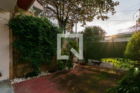 Casa à venda com 180m², 3 quartos e 3 vagas Casa à venda com 180m², 3 quartos e 3 vagasEntrada