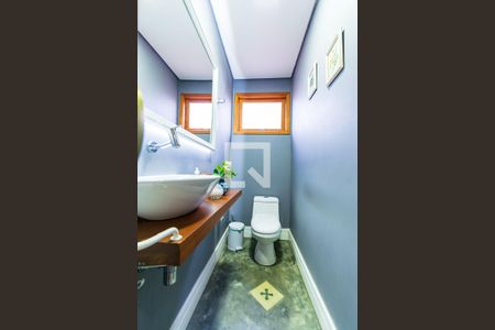 Casa à venda com 180m², 3 quartos e 3 vagas Casa à venda com 180m², 3 quartos e 3 vagasLavabo