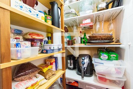 Casa à venda com 180m², 3 quartos e 3 vagas Casa à venda com 180m², 3 quartos e 3 vagasDispensa