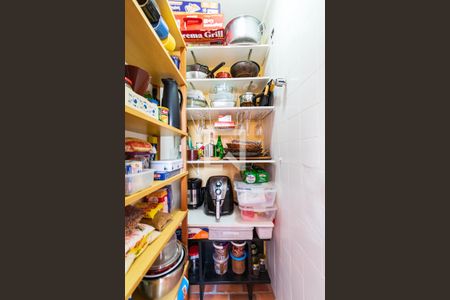 Casa à venda com 180m², 3 quartos e 3 vagas Casa à venda com 180m², 3 quartos e 3 vagasDispensa