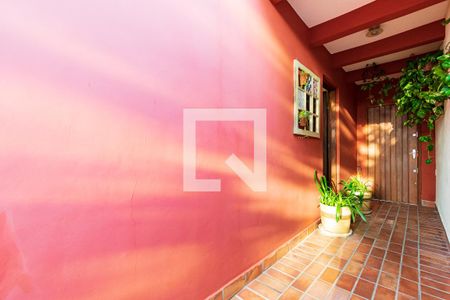 Casa à venda com 180m², 3 quartos e 3 vagas Casa à venda com 180m², 3 quartos e 3 vagasCorredor