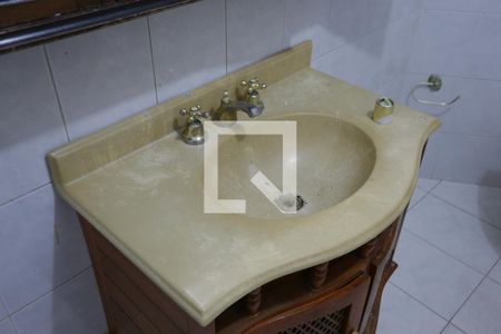 Casa à venda com 250m², 2 quartos e 3 vagasBanheiro da Suíte