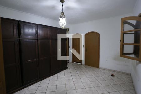 Casa à venda com 250m², 2 quartos e 3 vagasSuíte