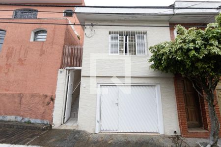 Casa à venda com 80m², 2 quartos e 1 vaga Casa à venda com 80m², 2 quartos e 1 vagaFachada