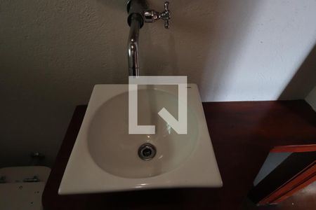 Casa à venda com 472m², 4 quartos e 5 vagasLavabo 1