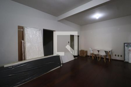 Casa à venda com 472m², 4 quartos e 5 vagasSala 2 Subsolo