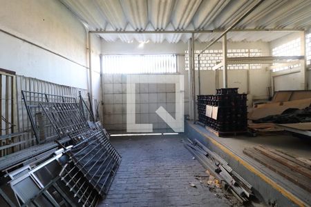 Casa à venda com 472m², 4 quartos e 5 vagasGalpão Subsolo