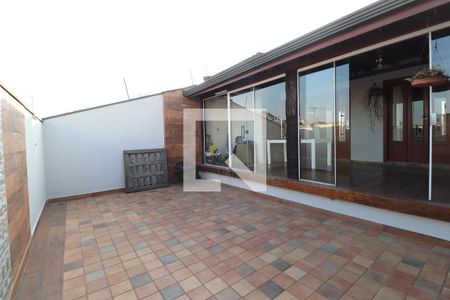 Casa à venda com 472m², 4 quartos e 5 vagasQuintal