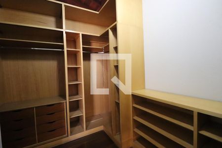Casa à venda com 472m², 4 quartos e 5 vagasCloset Suite 3