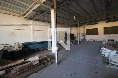 Casa à venda com 472m², 4 quartos e 5 vagasGalpão Subsolo