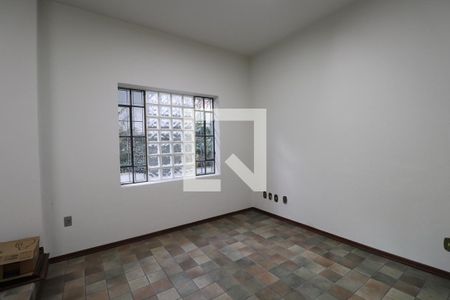 Casa à venda com 472m², 4 quartos e 5 vagasQuarto 1 Subsolo