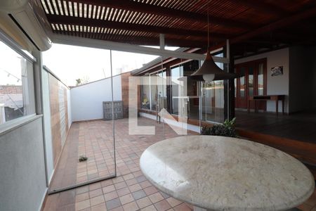 Casa à venda com 472m², 4 quartos e 5 vagasQuintal