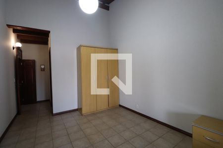 Casa à venda com 472m², 4 quartos e 5 vagasSuíte 2