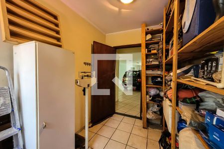 Casa à venda com 320m², 6 quartos e 5 vagasQuarto de Serviço