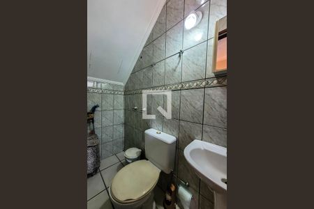 Casa à venda com 320m², 6 quartos e 5 vagasBanheiro de Serviço