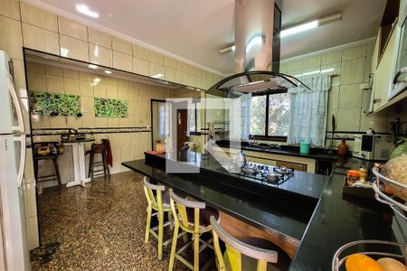 Casa à venda com 320m², 6 quartos e 5 vagasCozinha