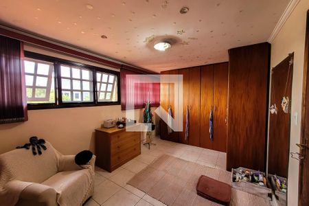 Casa à venda com 320m², 6 quartos e 5 vagassuite 5