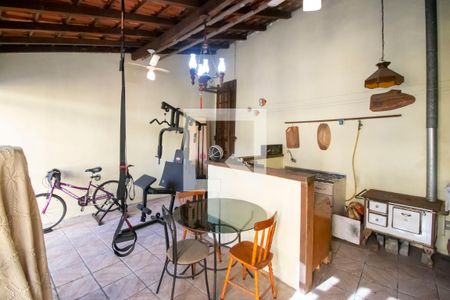 Casa à venda com 130m², 3 quartos e 6 vagas Casa à venda com 130m², 3 quartos e 6 vagasEspaço Gourmet