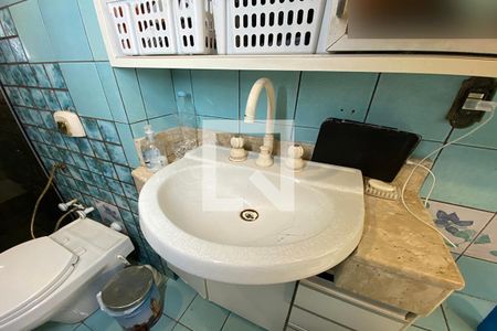 Apartamento à venda com 250m², 2 quartos e 2 vagasPia do Banheiro da Suíte