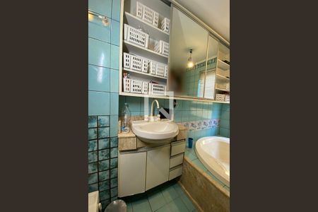 Apartamento à venda com 250m², 2 quartos e 2 vagasBanheiro da Suíte