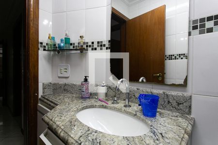 Apartamento à venda com 175m², 4 quartos e 3 vagas Apartamento à venda com 175m², 4 quartos e 3 vagasBanheiro do Corredor