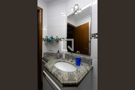 Apartamento à venda com 175m², 4 quartos e 3 vagas Apartamento à venda com 175m², 4 quartos e 3 vagasBanheiro do Corredor