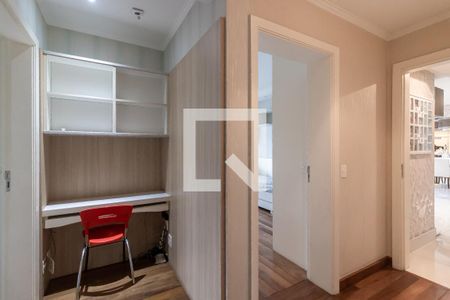 Apartamento para alugar com 187m², 3 quartos e 3 vagas Apartamento para alugar com 187m², 3 quartos e 3 vagasCorredor dos quartos