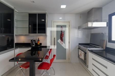 Apartamento para alugar com 187m², 3 quartos e 3 vagas Apartamento para alugar com 187m², 3 quartos e 3 vagasCozinha