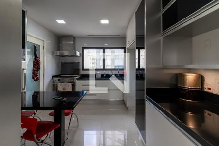 Apartamento para alugar com 187m², 3 quartos e 3 vagas Apartamento para alugar com 187m², 3 quartos e 3 vagasCozinha