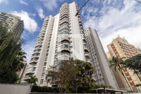 Apartamento para alugar com 187m², 3 quartos e 3 vagas Apartamento para alugar com 187m², 3 quartos e 3 vagasFachada