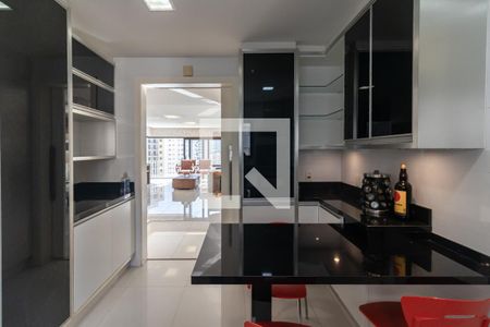 Apartamento para alugar com 187m², 3 quartos e 3 vagas Apartamento para alugar com 187m², 3 quartos e 3 vagasCozinha