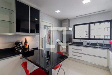 Apartamento para alugar com 187m², 3 quartos e 3 vagas Apartamento para alugar com 187m², 3 quartos e 3 vagasCozinha