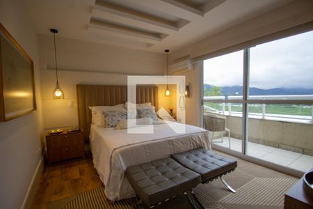 Casa de condomínio à venda com 450m², 4 quartos e 2 vagas Casa de condomínio à venda com 450m², 4 quartos e 2 vagasSuíte 2