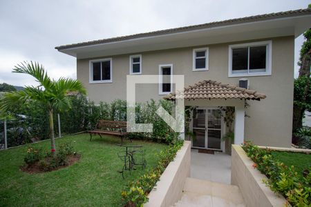 Casa de condomínio à venda com 450m², 4 quartos e 2 vagas Casa de condomínio à venda com 450m², 4 quartos e 2 vagasFachada da Casa